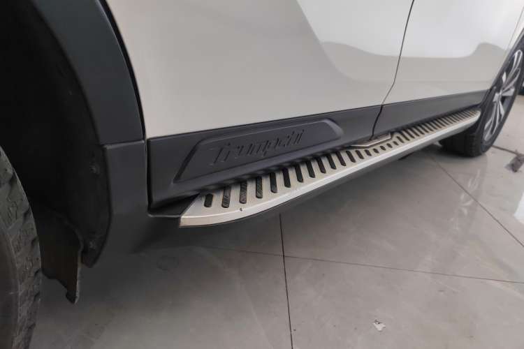 Used GAC Trumpchi GS3 2019 235T Automatic Elite Edition Right Side Sill