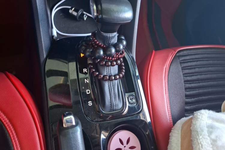 Used GAC Trumpchi GS3 2020 235T Automatic Comfort Edition Gear Lever