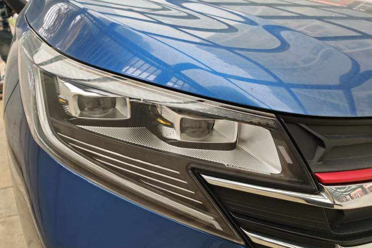 Used GAC Trumpchi GS3 2021 POWER 270T Automatic Luxury Edition Right Front Headlight