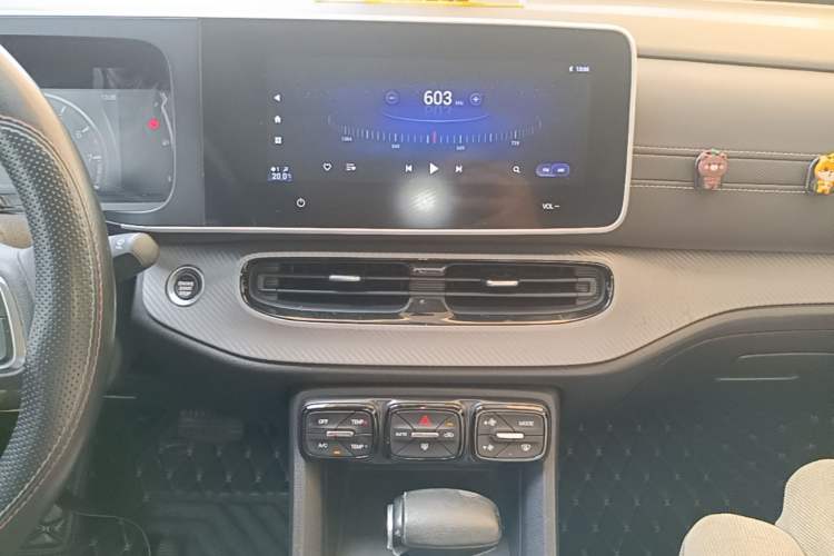 Used GAC Trumpchi GS3 2021 POWER 270T Automatic Luxury Edition Audio And AC Panel