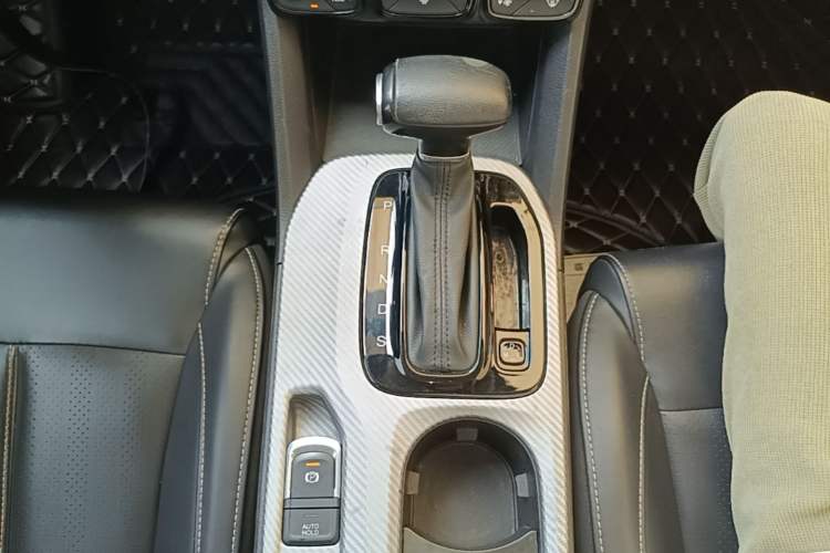 Used GAC Trumpchi GS3 2021 POWER 270T Automatic Luxury Edition Gear Lever