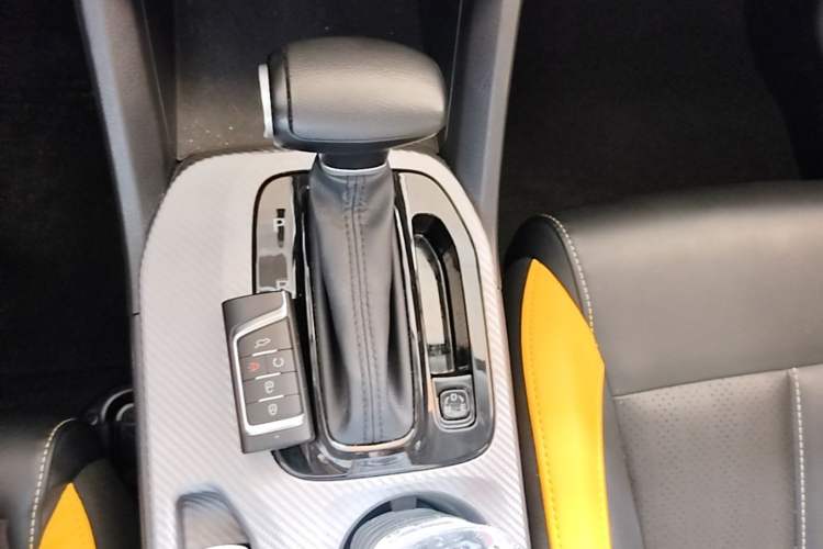 Used GAC Trumpchi GS3 2021 POWER 270T Automatic Sporty Edition Gear Lever