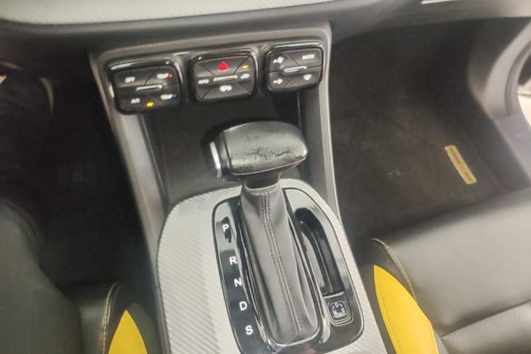 Used GAC Trumpchi GS3 2021 POWER 270T Automatic Red Edition Gear Lever