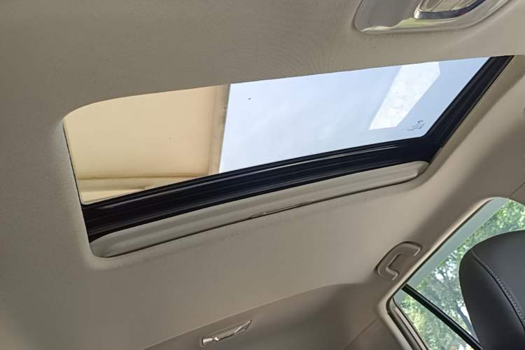 Used GAC Trumpchi GS3 2021 POWER 270T Automatic Luxury Edition Headliner