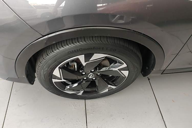 Used GAC Trumpchi GS3 2021 POWER 270T Automatic Luxury Edition Left Front Wheel Hub