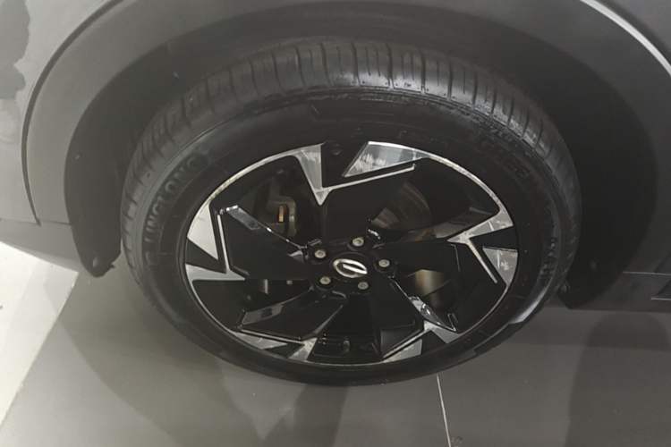Used GAC Trumpchi GS3 2021 POWER 270T Automatic Luxury Edition Left Front Wheel Hub