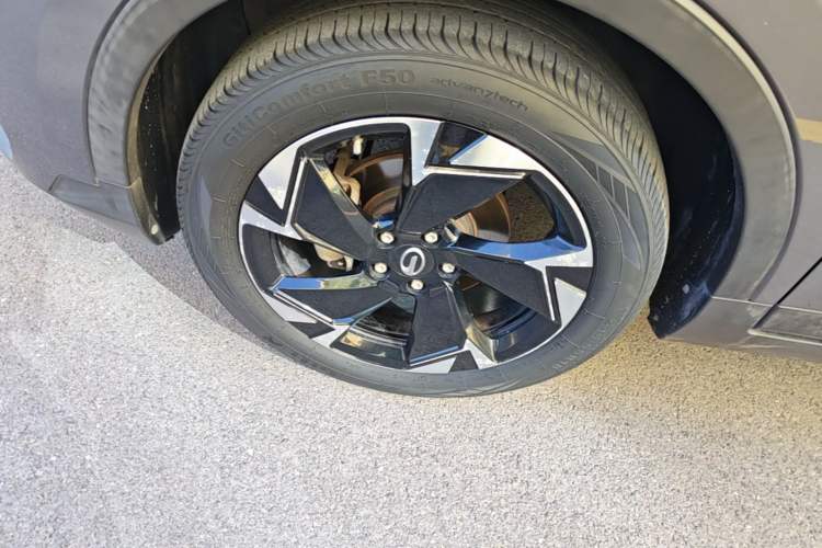 Used GAC Trumpchi GS3 2021 POWER 270T Automatic Luxury Edition Left Front Wheel Hub
