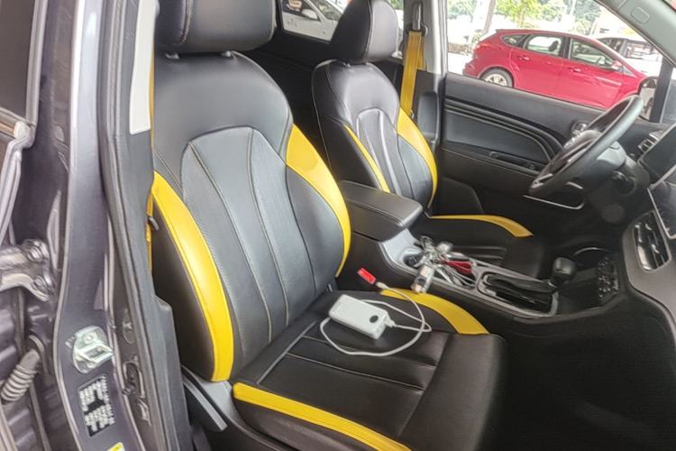 Used GAC Trumpchi GS3 2021 POWER 270T Automatic Red Edition Right Front Seat