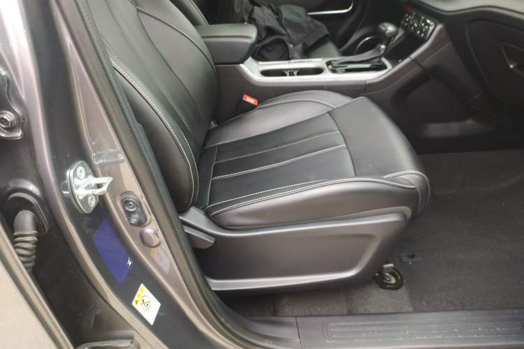 Used GAC Trumpchi GS3 2021 POWER 270T Automatic Prestige Edition Right Front Seat