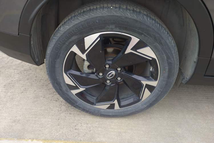 Used GAC Trumpchi GS3 2021 POWER 270T Automatic Prestige Edition Right Rear Wheel Hub