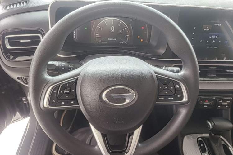 Used GAC Trumpchi GS3 2021 POWER 270T Automatic Red Edition Steering Wheel