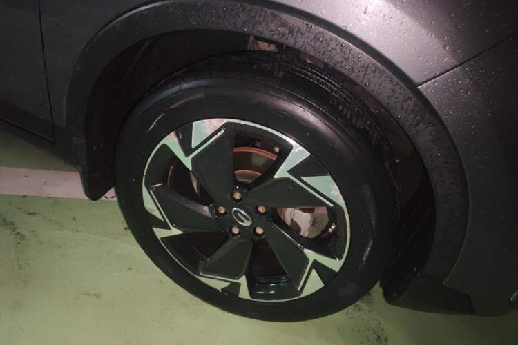 Used GAC Trumpchi GS3 2021 POWER 270T Automatic Luxury Edition Right Front Wheel Hub