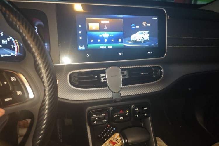 Used GAC Trumpchi GS3 2021 POWER 270T Automatic Luxury Edition Audio And AC Panel