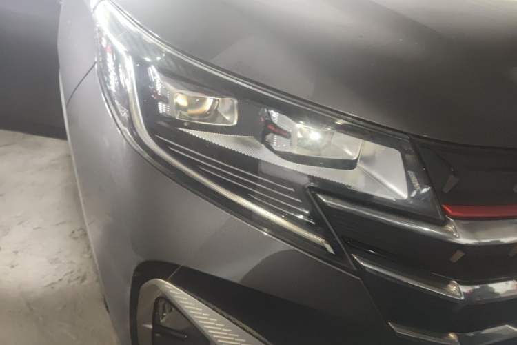 Used GAC Trumpchi GS3 2021 POWER 270T Automatic Prestige Edition Right Front Headlight