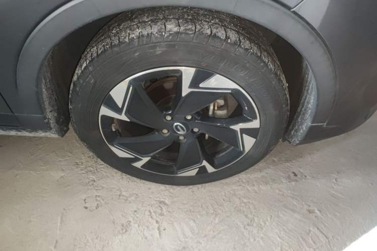 Used GAC Trumpchi GS3 2021 POWER 270T Automatic Prestige Edition Right Front Wheel Hub