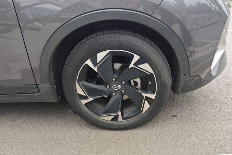 Used GAC Trumpchi GS3 2021 POWER 270T Automatic Luxury Edition Right Front Wheel Hub