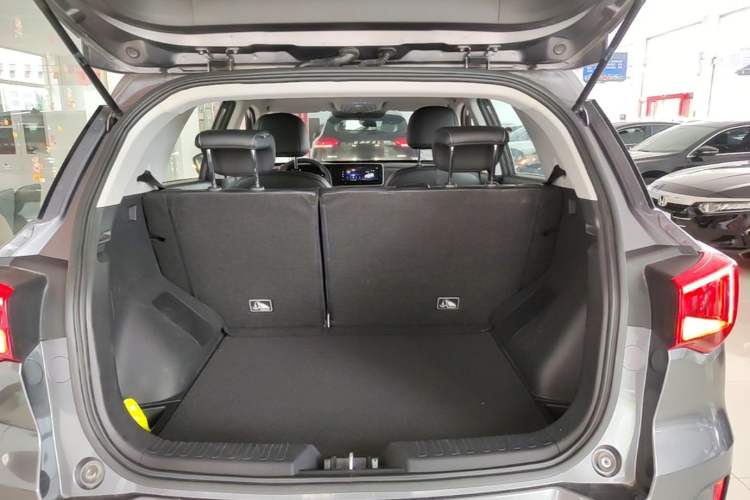 Used GAC Trumpchi GS3 2021 POWER 270T Automatic Red Edition Trunk