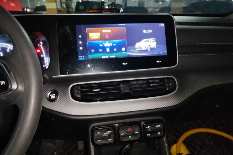 Used GAC Trumpchi GS3 2021 POWER 270T Automatic Luxury Edition Audio And AC Panel