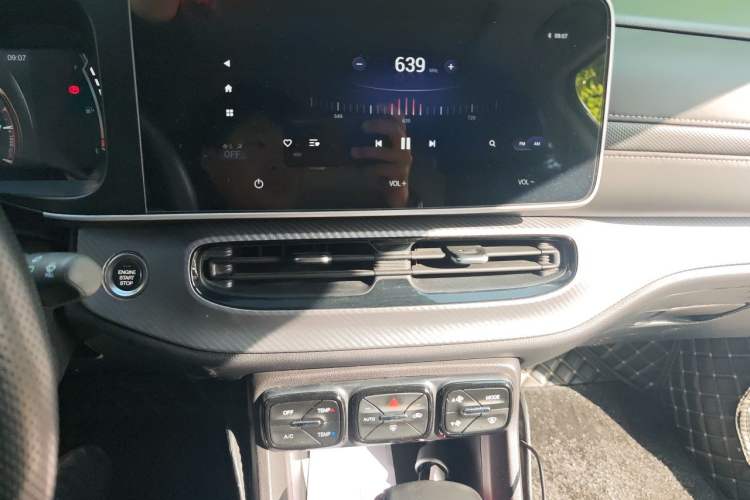 Used GAC Trumpchi GS3 2021 POWER 270T Automatic Luxury Edition Audio And AC Panel