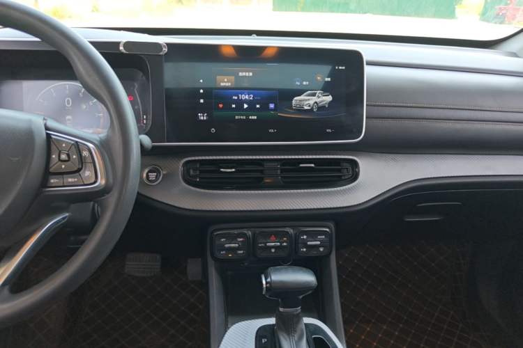 Used GAC Trumpchi GS3 2021 POWER 270T Automatic Luxury Edition Audio And AC Panel