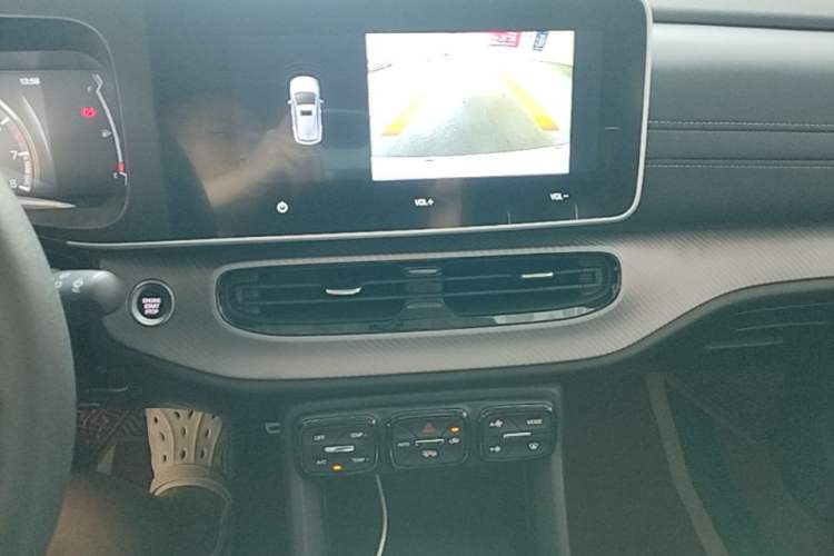 Used GAC Trumpchi GS3 2021 POWER 270T Automatic Dynamic Edition Audio And AC Panel