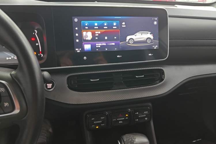 Used GAC Trumpchi GS3 2021 POWER 270T Automatic Prestige Edition Audio And AC Panel