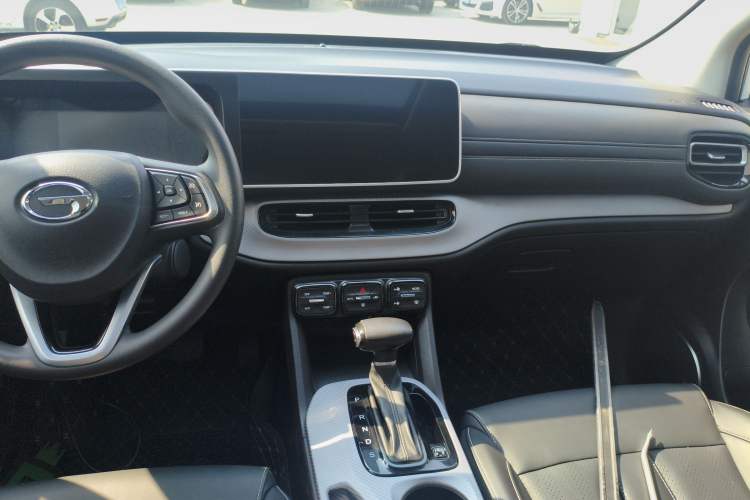 Used GAC Trumpchi GS3 2021 POWER 270T Automatic Luxury Edition Audio And AC Panel