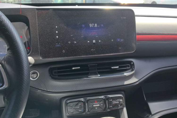 Used GAC Trumpchi GS3 2021 POWER 270T Automatic Red Edition Audio And AC Panel