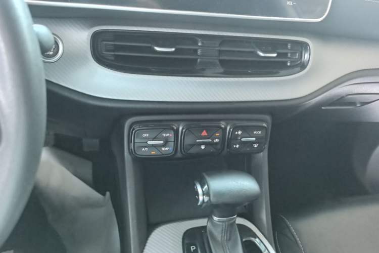 Used GAC Trumpchi GS3 2021 POWER 270T Automatic Dynamic Edition Audio And AC Panel
