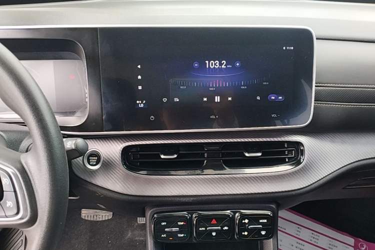 Used GAC Trumpchi GS3 2021 POWER 270T Automatic Dynamic Edition Audio And AC Panel