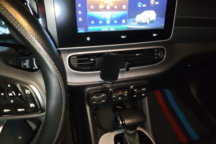Used GAC Trumpchi GS3 2021 POWER 270T Automatic Luxury Edition Audio And AC Panel