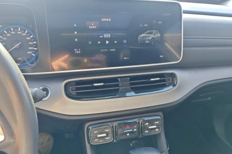 Used GAC Trumpchi GS3 2021 POWER 270T Automatic Dynamic Edition Audio And AC Panel