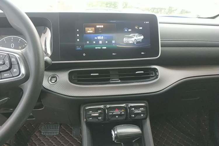 Used GAC Trumpchi GS3 2021 POWER 270T Automatic Luxury Edition Audio And AC Panel
