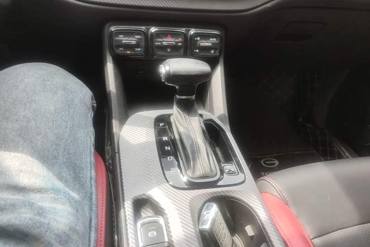 Used GAC Trumpchi GS3 2021 POWER 270T Automatic Red Edition Gear Lever