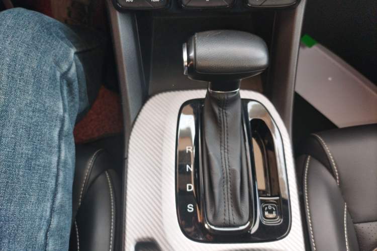 Used GAC Trumpchi GS3 2021 POWER 270T Automatic Luxury Edition Gear Lever