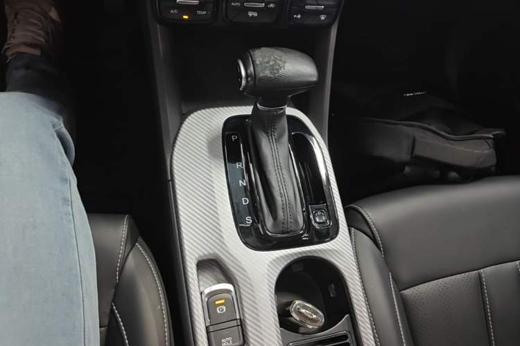 Used GAC Trumpchi GS3 2021 POWER 270T Automatic Prestige Edition Gear Lever