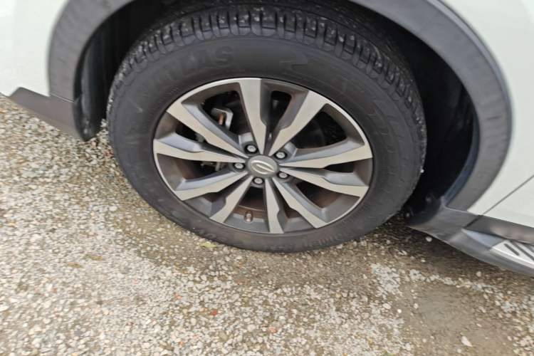 Used GAC Trumpchi GS3 2021 POWER 270T Automatic Prestige Edition Left Front Wheel Hub