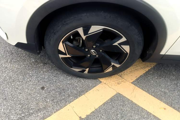 Used GAC Trumpchi GS3 2021 POWER 270T Automatic Luxury Edition Left Front Wheel Hub