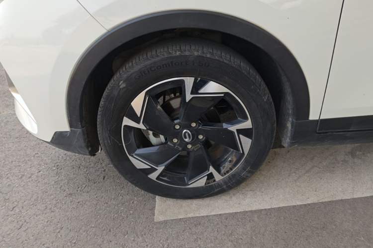 Used GAC Trumpchi GS3 2021 POWER 270T Automatic Luxury Edition Left Front Wheel Hub