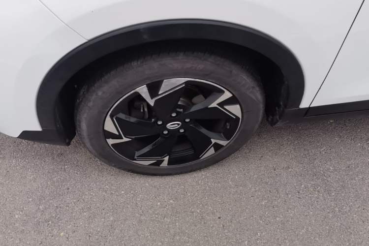 Used GAC Trumpchi GS3 2021 POWER 270T Automatic Dynamic Edition Left Front Wheel Hub