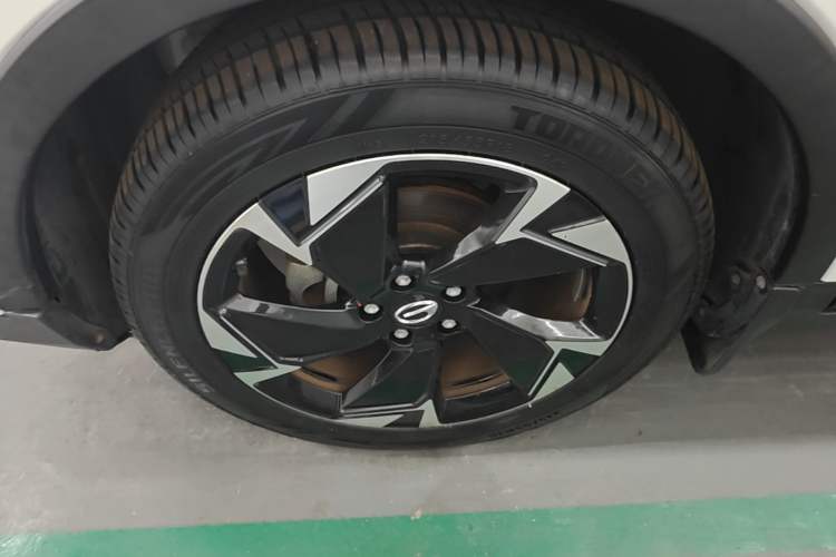Used GAC Trumpchi GS3 2021 POWER 270T Automatic Prestige Edition Left Front Wheel Hub