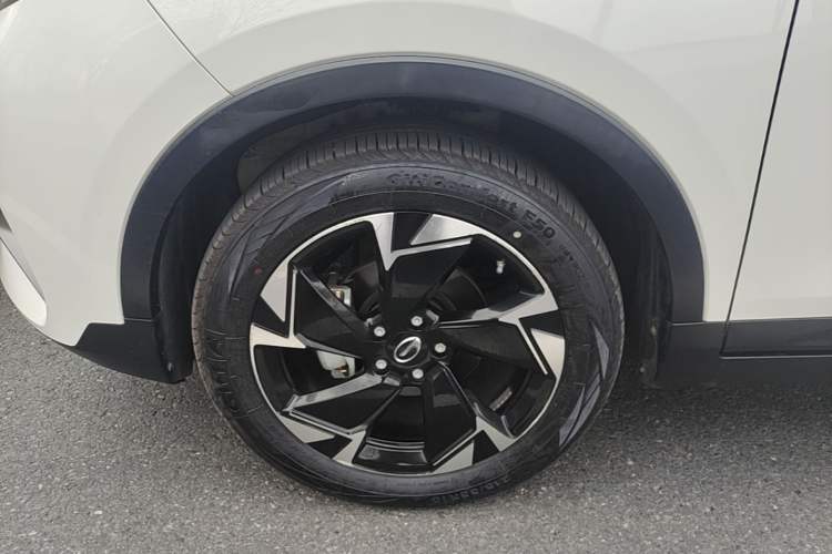 Used GAC Trumpchi GS3 2021 POWER 270T Automatic Luxury Edition Left Front Wheel Hub