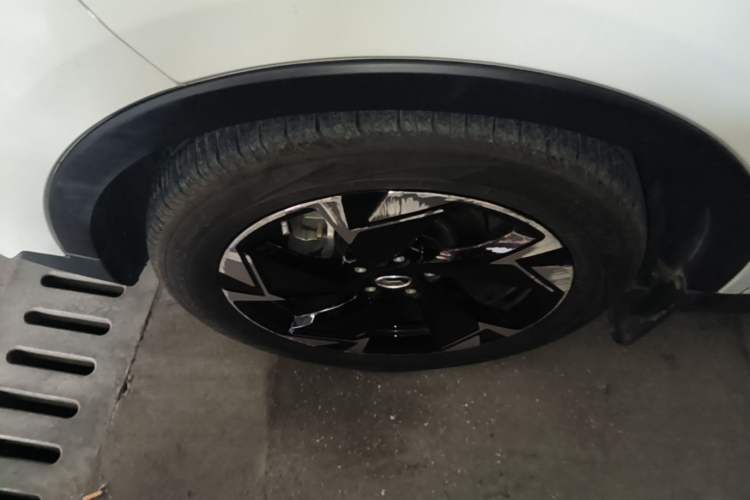 Used GAC Trumpchi GS3 2021 POWER 270T Automatic Luxury Edition Left Front Wheel Hub