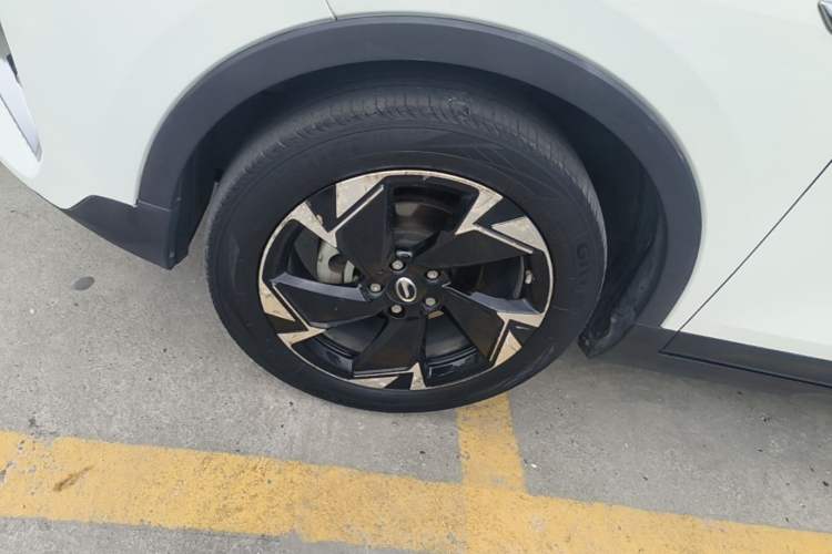 Used GAC Trumpchi GS3 2021 POWER 270T Automatic Luxury Edition Left Front Wheel Hub