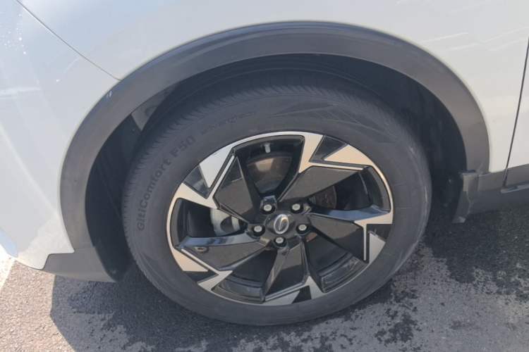 Used GAC Trumpchi GS3 2021 POWER 270T Automatic Red Edition Left Front Wheel Hub