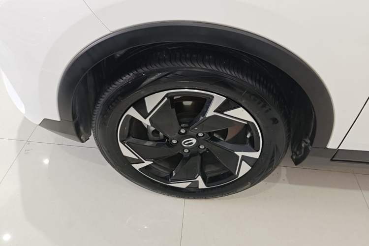 Used GAC Trumpchi GS3 2021 POWER 270T Automatic Luxury Edition Left Front Wheel Hub