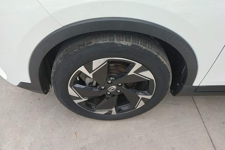 Used GAC Trumpchi GS3 2021 POWER 270T Automatic Luxury Edition Left Front Wheel Hub