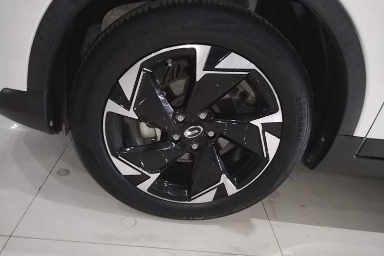 Used GAC Trumpchi GS3 2021 POWER 270T Automatic Luxury Edition Left Front Wheel Hub