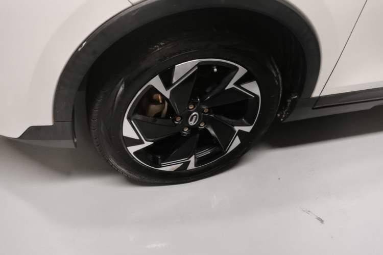 Used GAC Trumpchi GS3 2021 POWER 270T Automatic Luxury Edition Left Front Wheel Hub