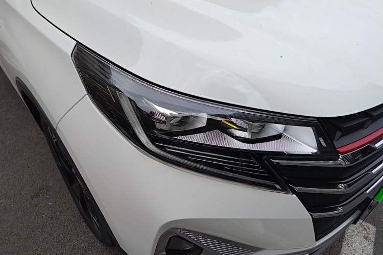 Used GAC Trumpchi GS3 2021 POWER 270T Automatic Luxury Edition Right Front Headlight